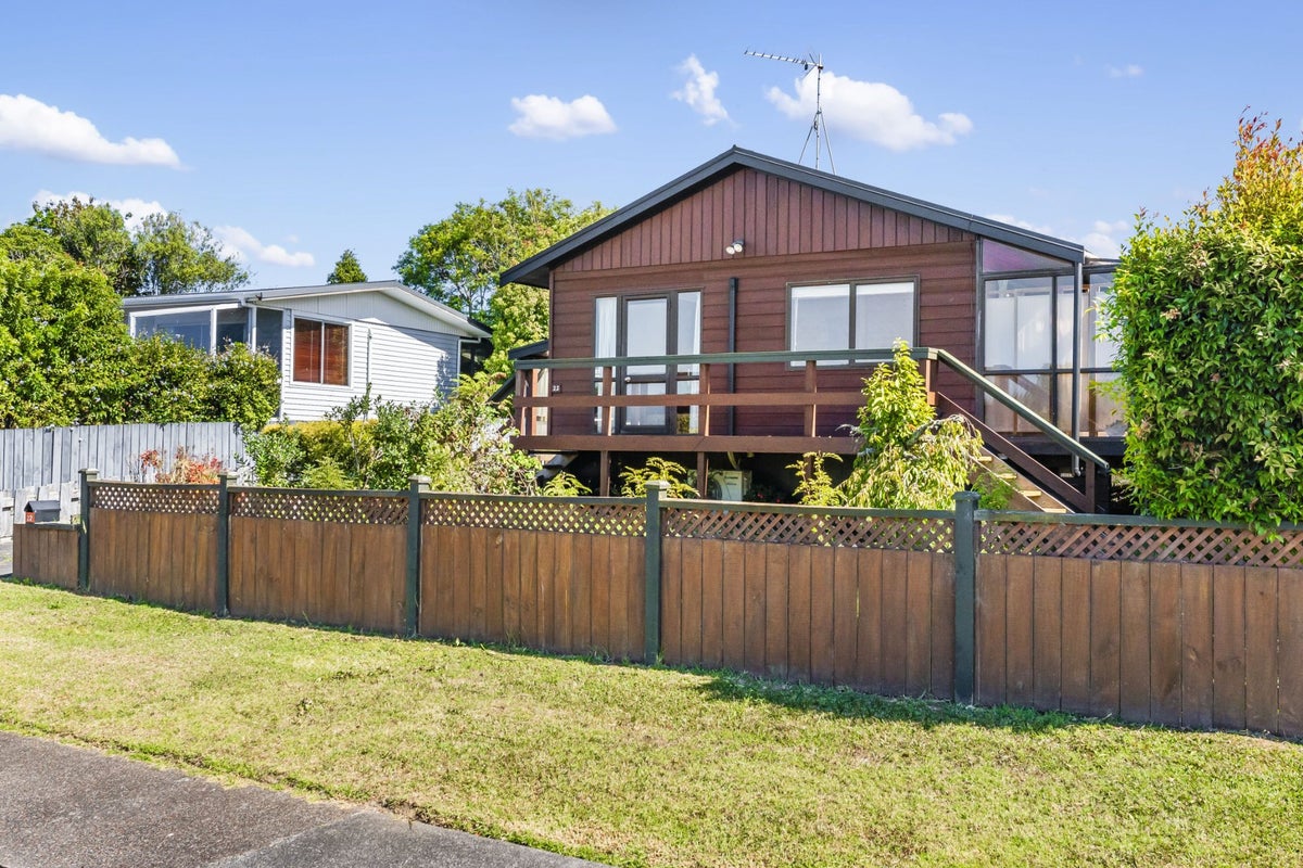 22 Albatross Road, Red Beach, Whangaparaoa - Carousel 1