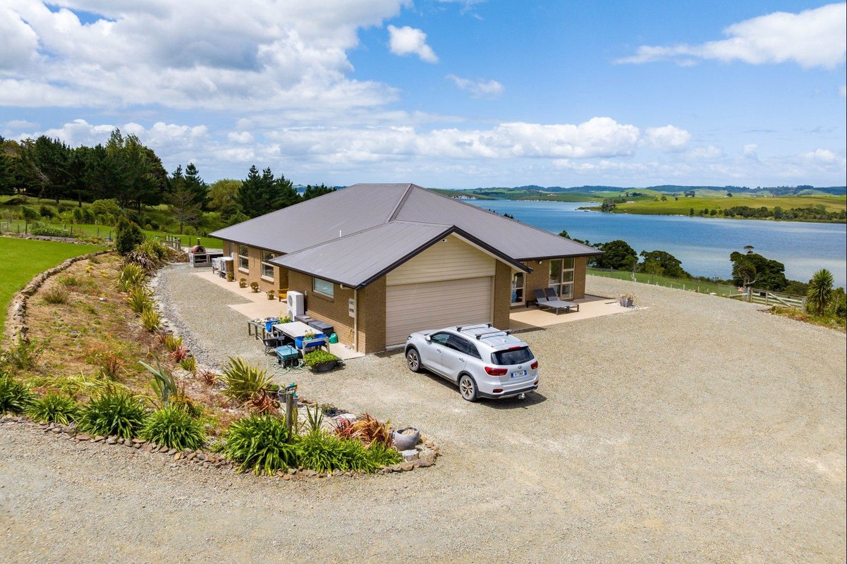 24 Karakanui Road, Matakohe - Carousel 1