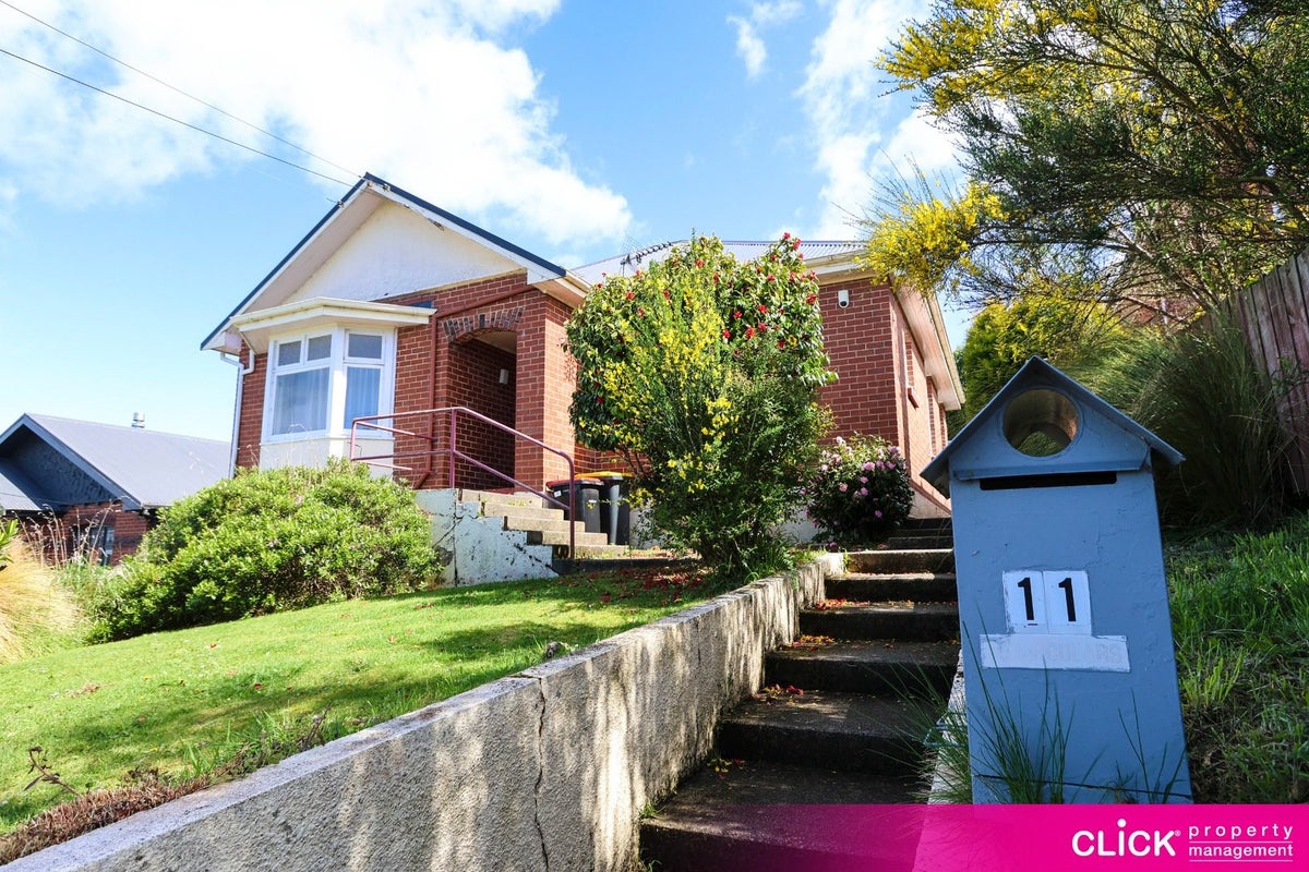 11 Gilmore Street, Wakari, Dunedin - Carousel 1