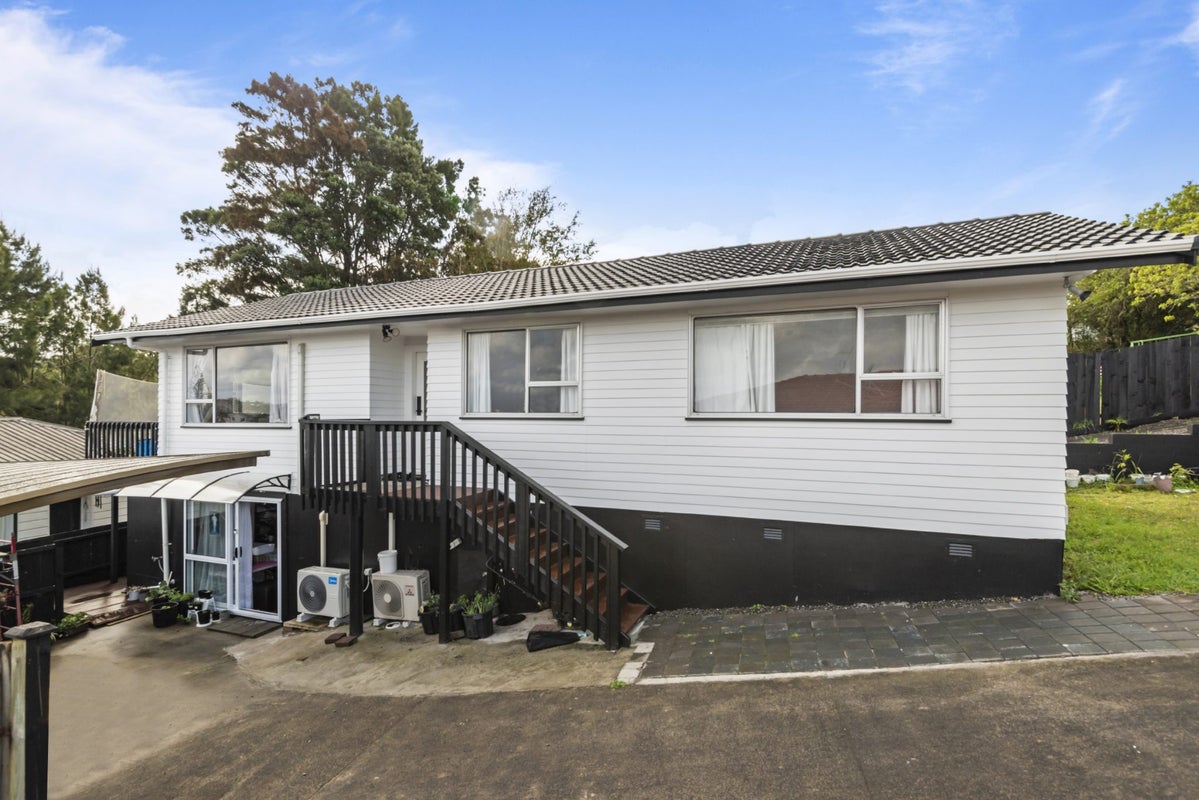 1/11 Cassia Pl, Sunnynook, North Shore City - Carousel 1