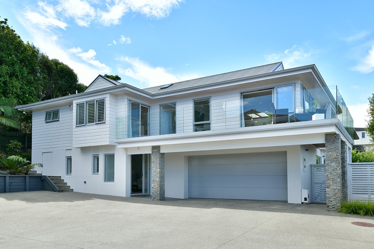 2/451 Beach Road, Mairangi Bay, Auckland - Carousel 2