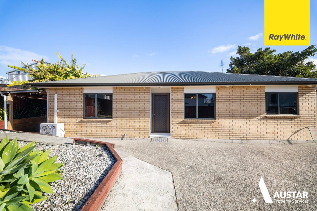 82A Kelman Road, Kelston, Auckland - Carousel 1