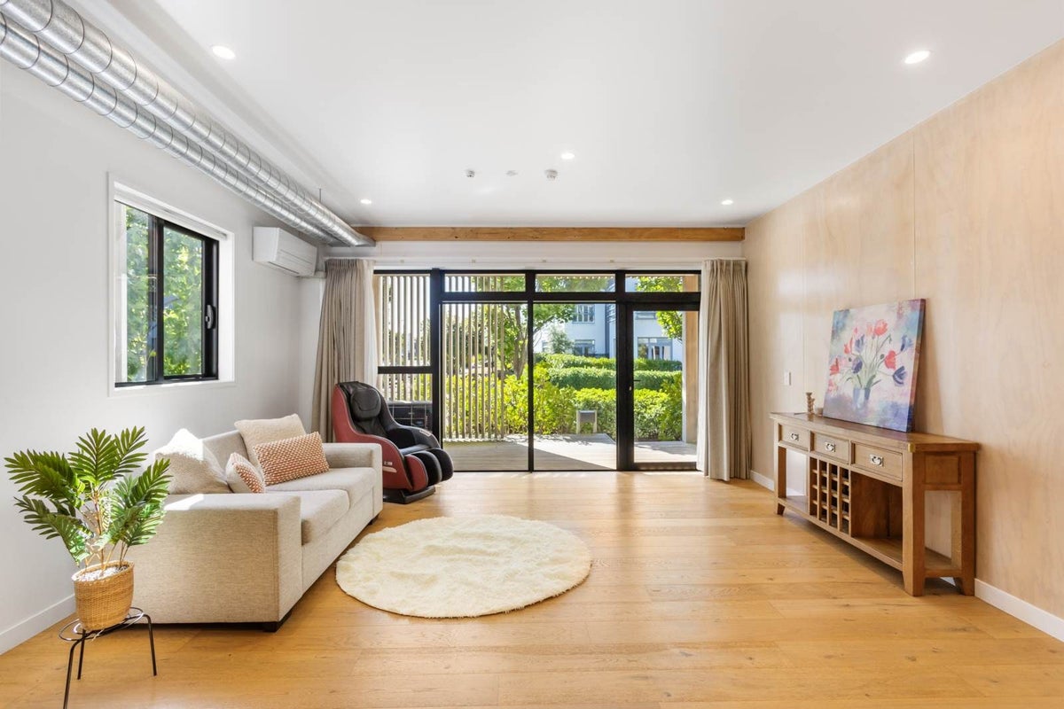 1/169 Hobsonville Point Road, Hobsonville, Auckland - Carousel 2