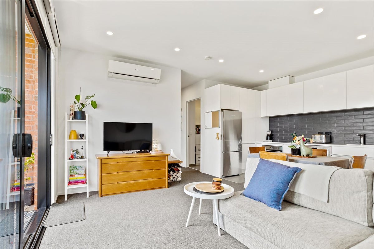 3/75G Hobsonville Point Road, Hobsonville, Auckland - Carousel 2