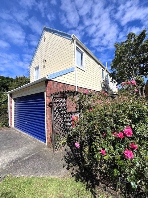 14 Haast Close, Kelson, Lower Hutt - Carousel 1
