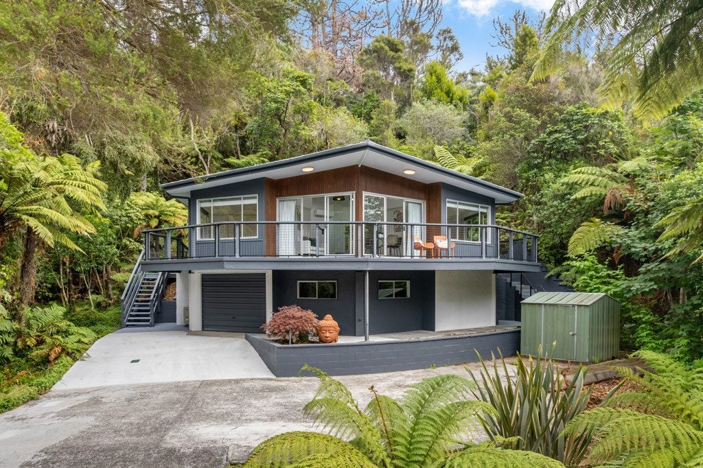 11 Raukawa Street, Stokes Valley, Lower Hutt - Carousel 1