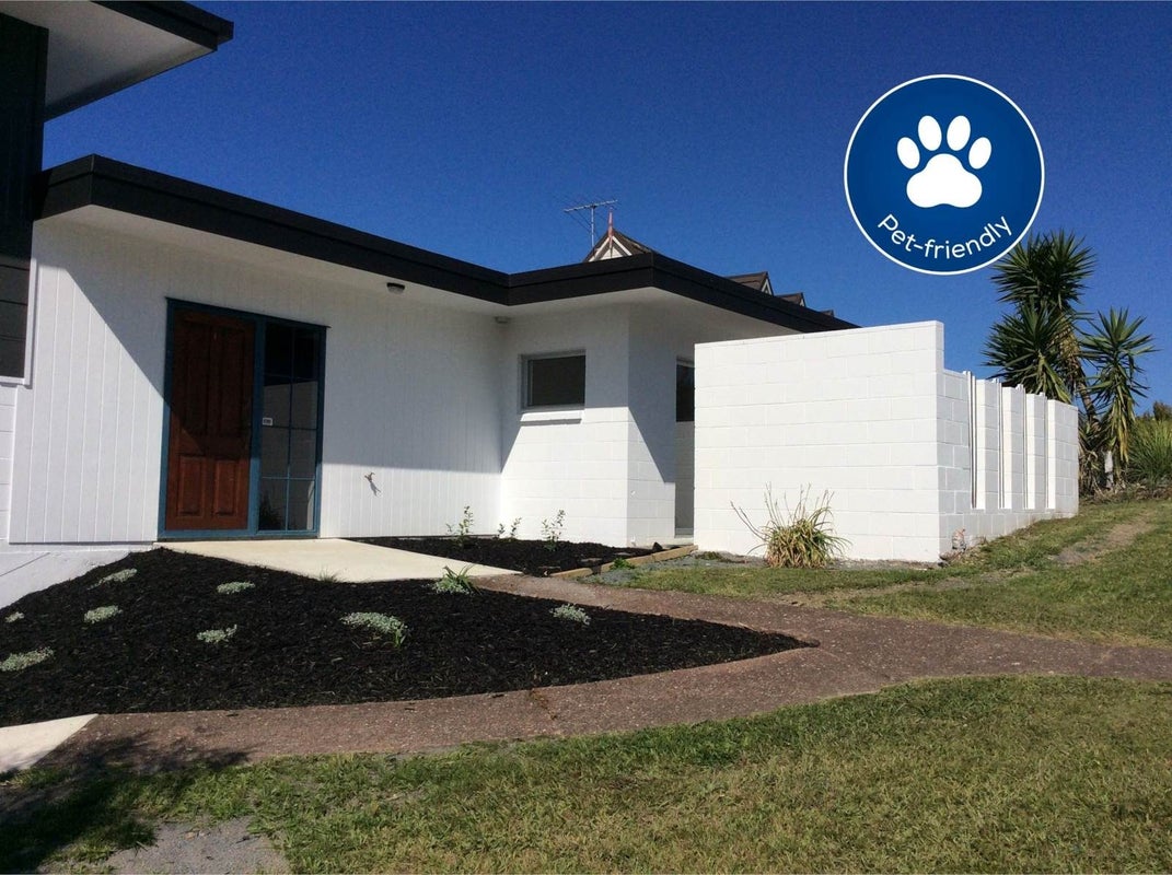 23 Gledstane Road, Stanmore Bay, Whangaparaoa - Carousel 1