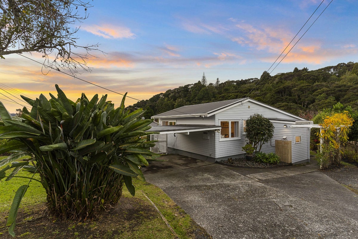 62 Eskdale Road, Birkdale, Auckland - Carousel 2