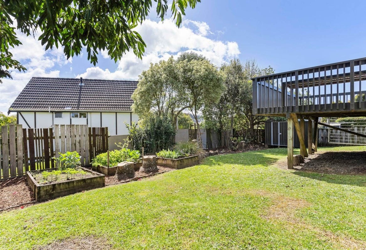 13 Tree View Avenue, Glenfield, Auckland - Carousel 14