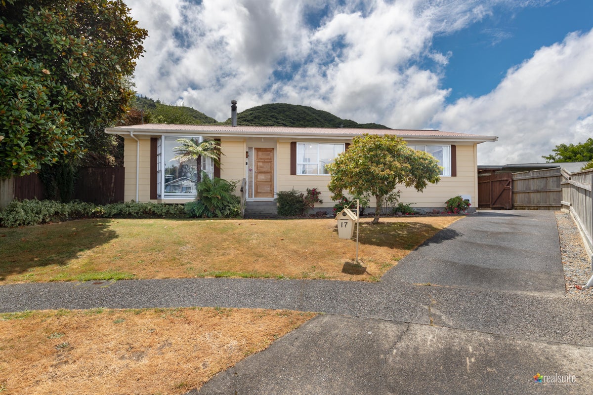 17 Fremont Grove, Totara Park, Upper Hutt - Carousel 1