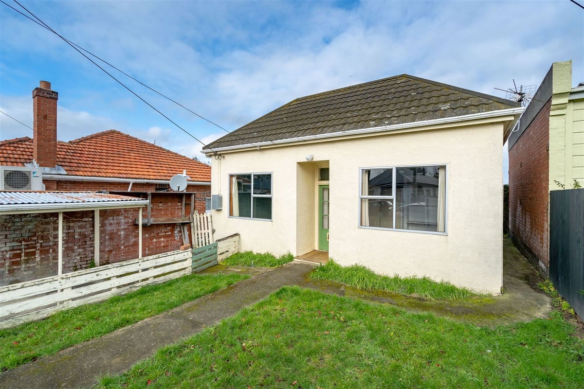 9 Beresford Street, Kaikorai, Dunedin - Carousel 1
