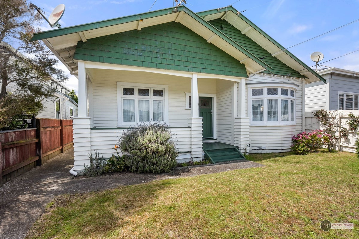 10 Buick Street, Petone, Lower Hutt - Carousel 1