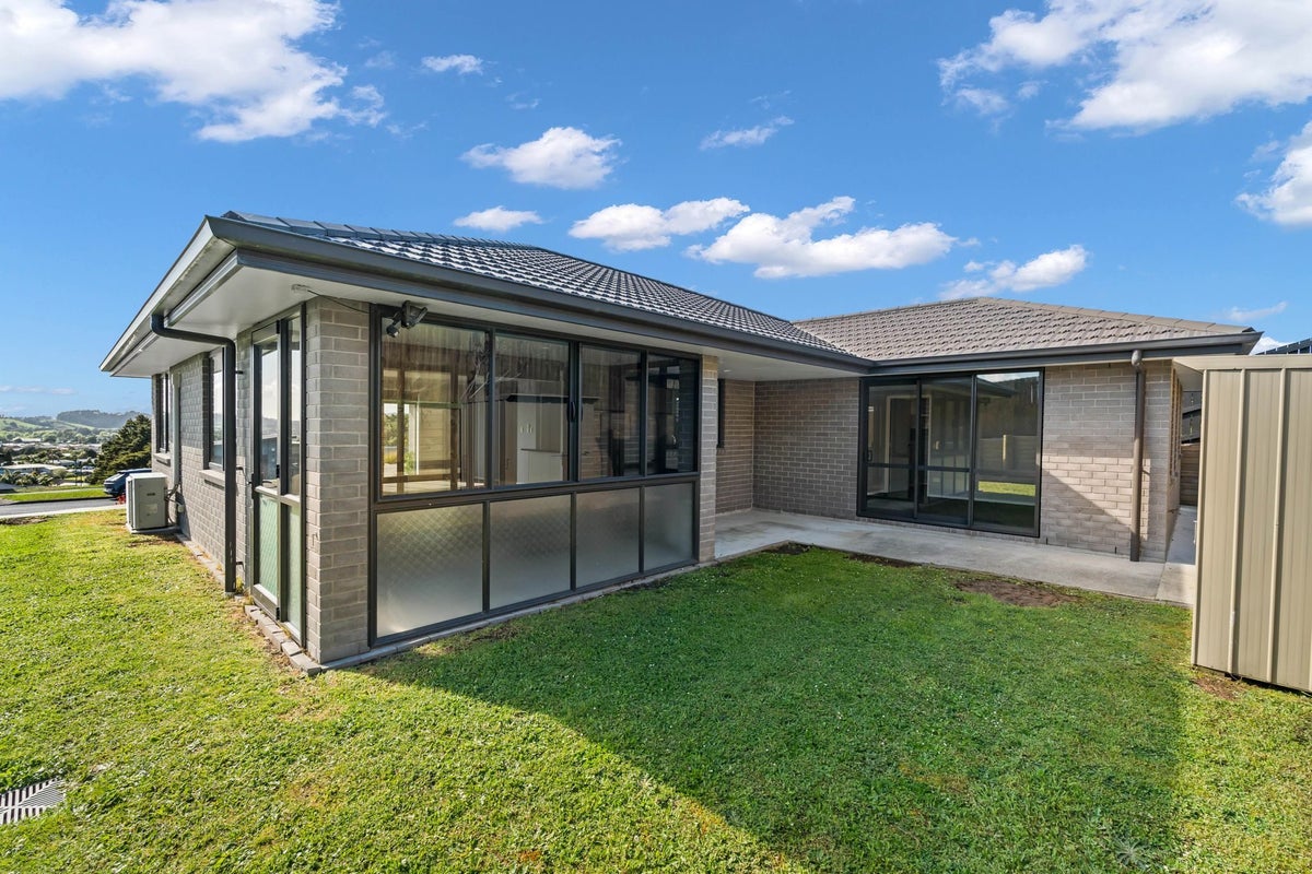 45 Pebble Beach Boulevard, Kamo, Whangarei - Carousel 2