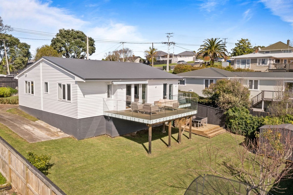 1/104 Verran Road, Birkdale, Auckland - Carousel 1