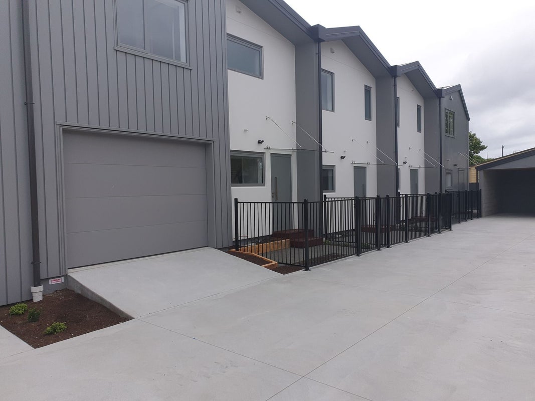 2/118 Champion Street, Edgeware, Christchurch - Carousel 2