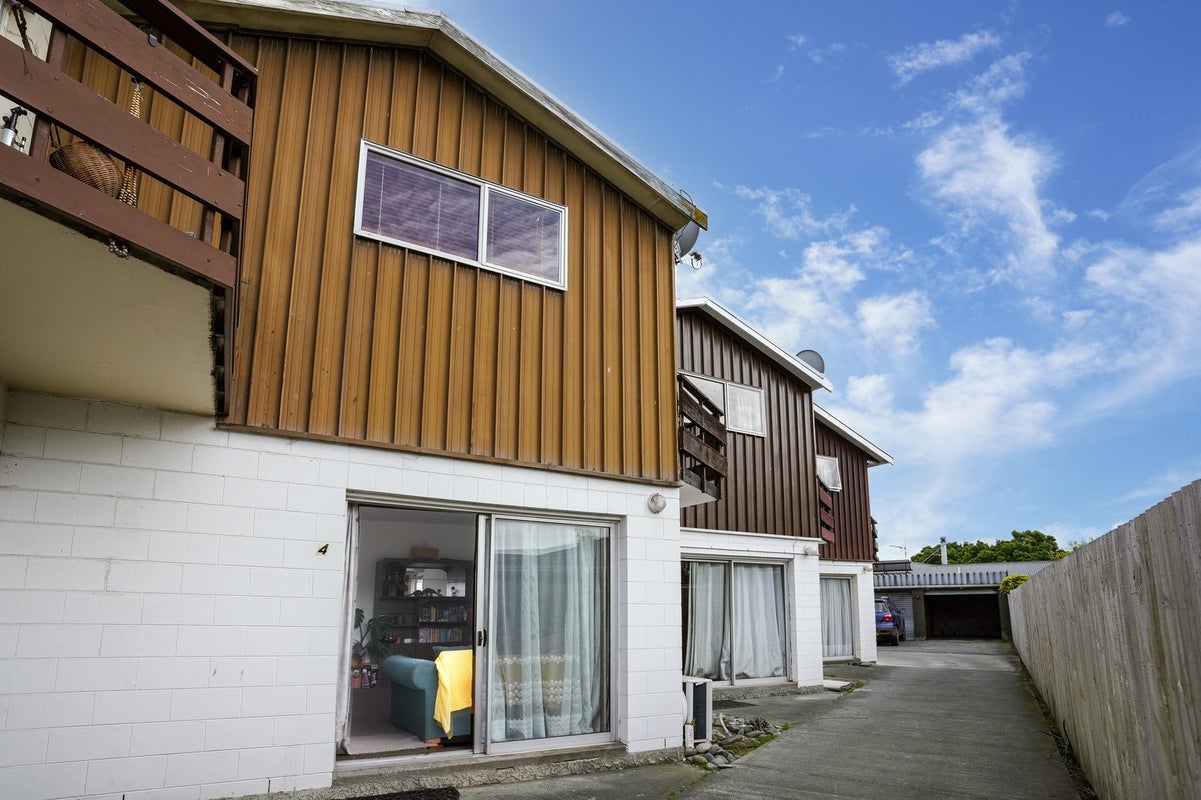 4/8 Lane Street, Woolston, Christchurch - Carousel 1