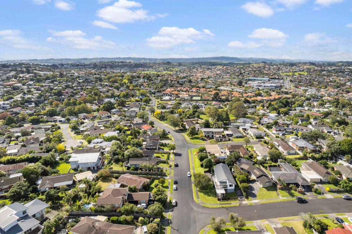 22 Kurnell Drive, Botany Downs, Auckland - Carousel 26