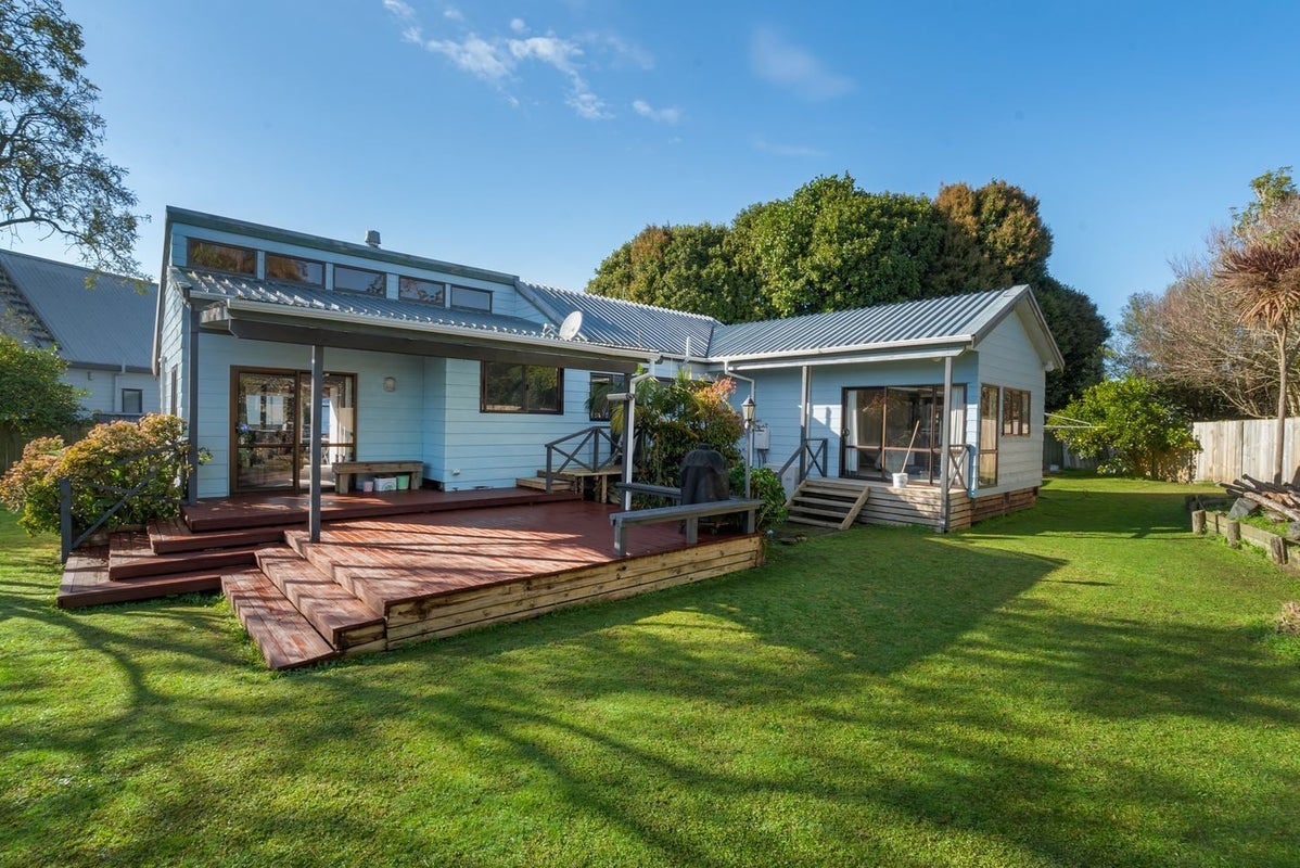 77 Carnoustie Drive, Wattle Downs, Auckland - Carousel 1