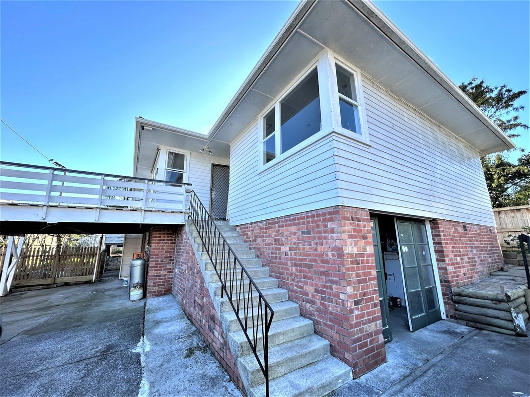 2/24 Holbrook Street, Avondale, Auckland - Carousel 1