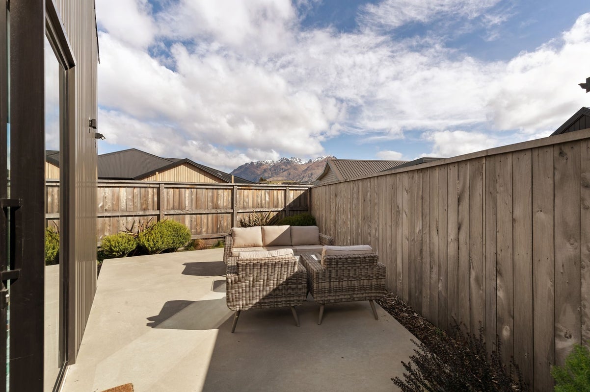 19 Till Street, Jacks Point, Queenstown - Carousel 7
