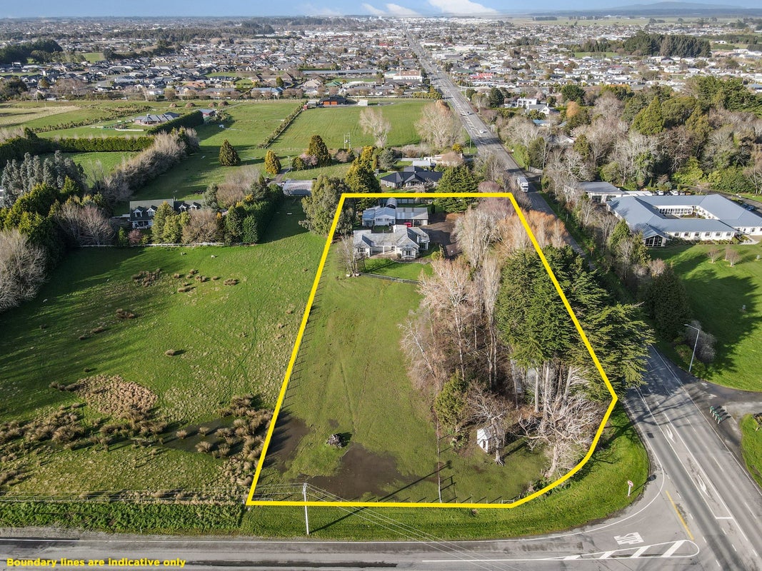 525 North Road, Anderson Park - Carousel 1