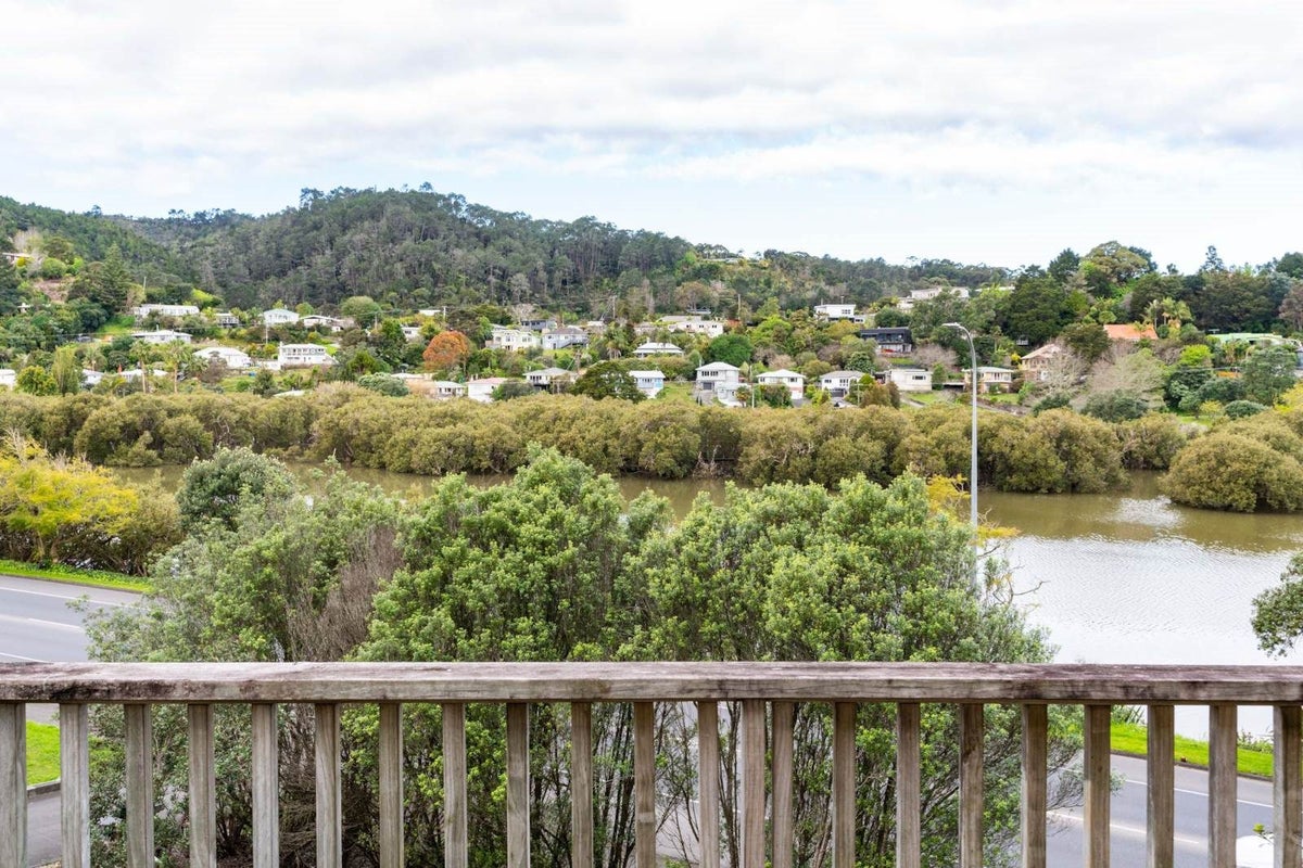 11 Pentland Road, Regent, Whangarei - Carousel 2