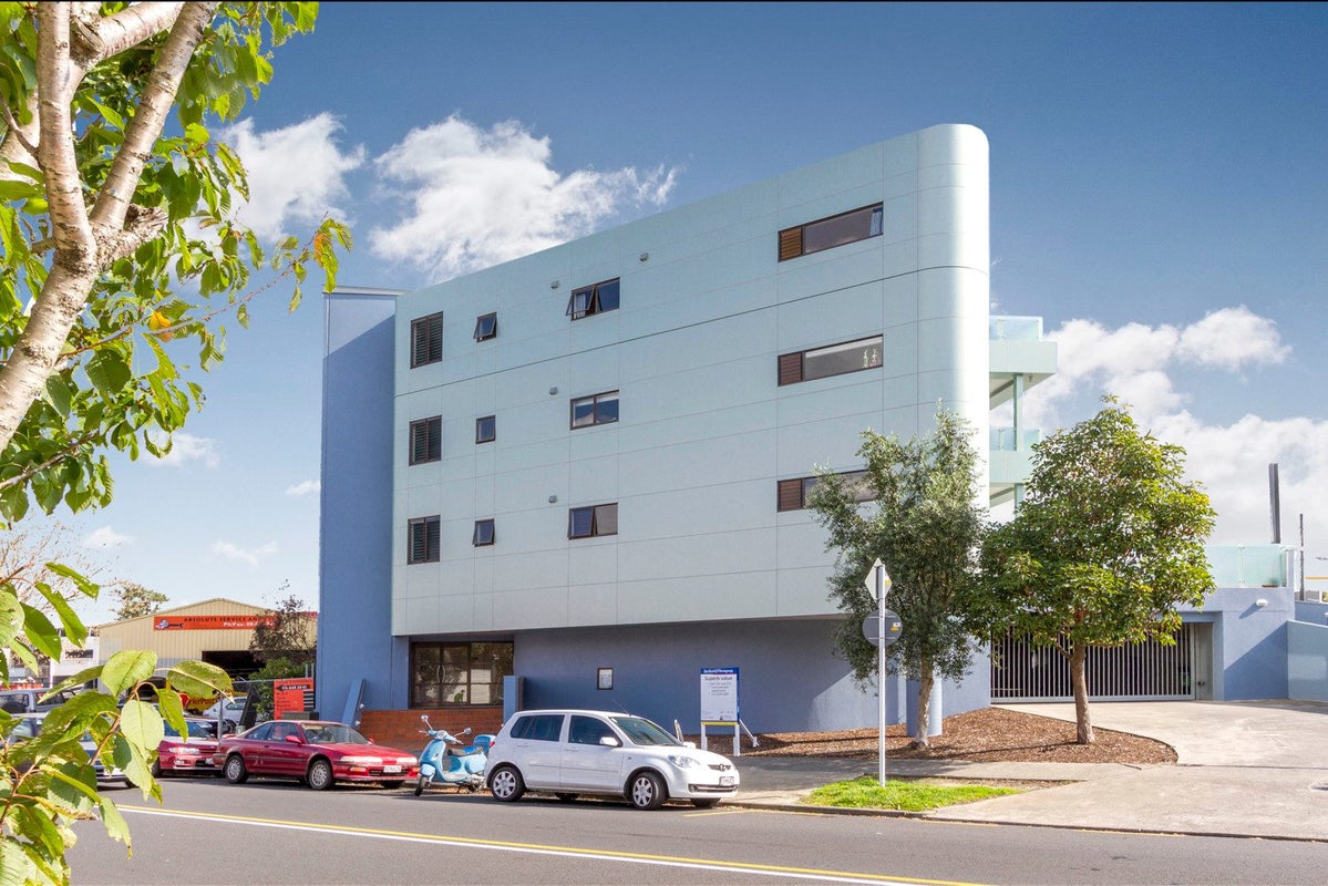 210/3 Morningside Drive, St Lukes, Auckland - Carousel 1