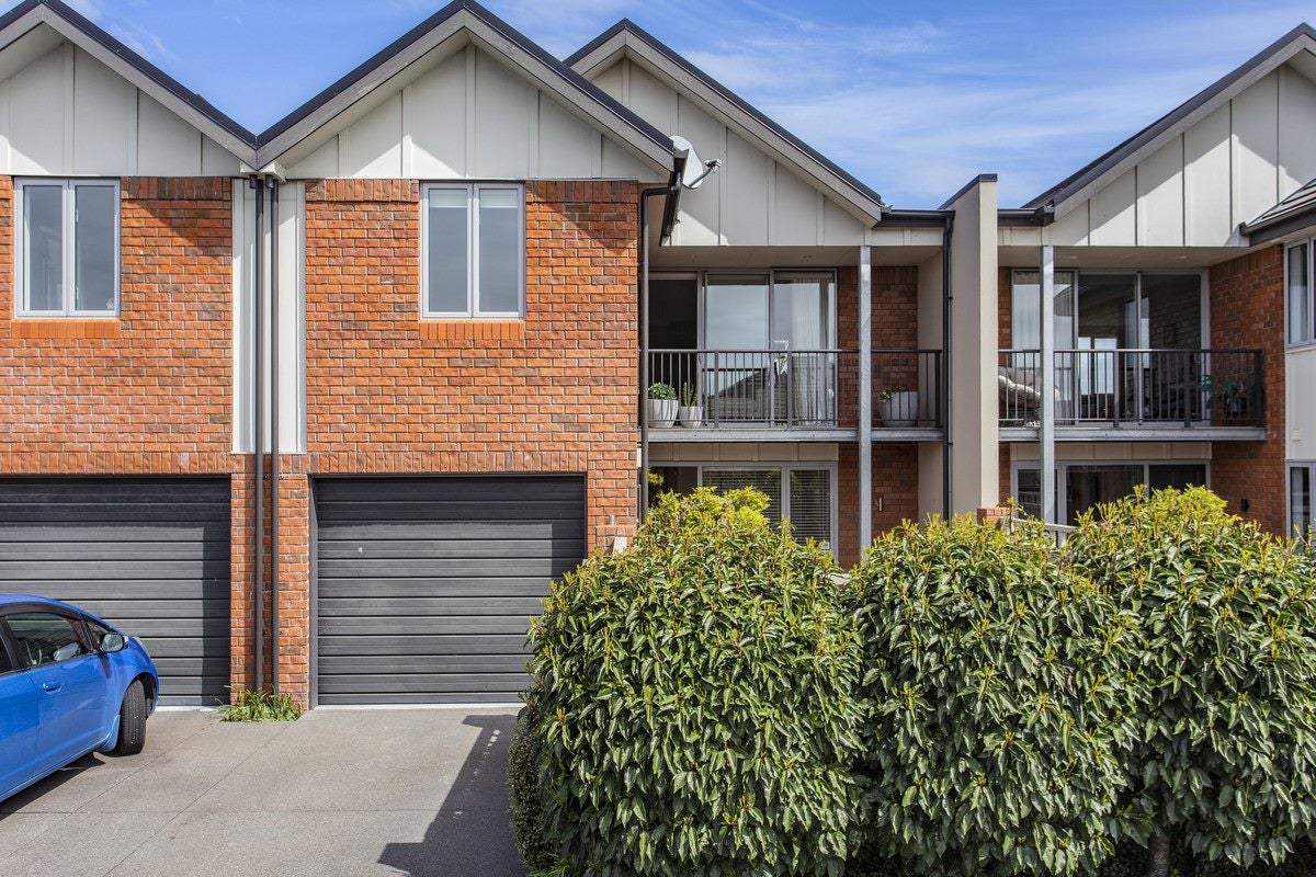 6B Henley Green, Northwood, Christchurch - Carousel 1