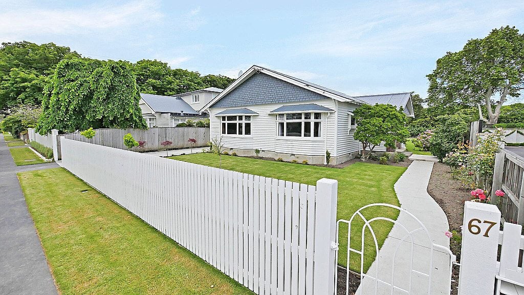 67 St Andrews Square, Strowan, Christchurch - Carousel 1