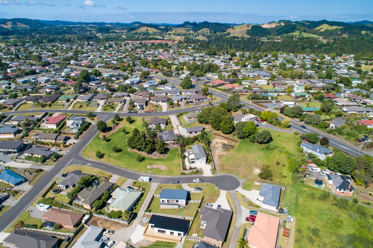 13 Eileen Stephens Place, Tikipunga, Whangarei - Carousel 15