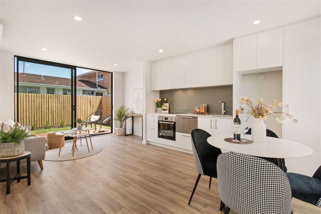 1/515 Worcester Street, Linwood, Christchurch - Carousel 1