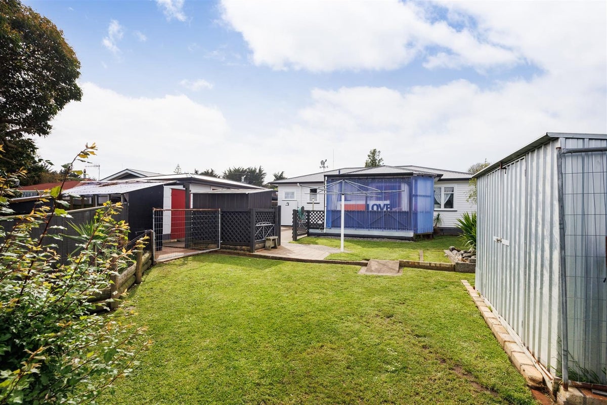 11 Ahuru Street, Marton, Marton - Carousel 2