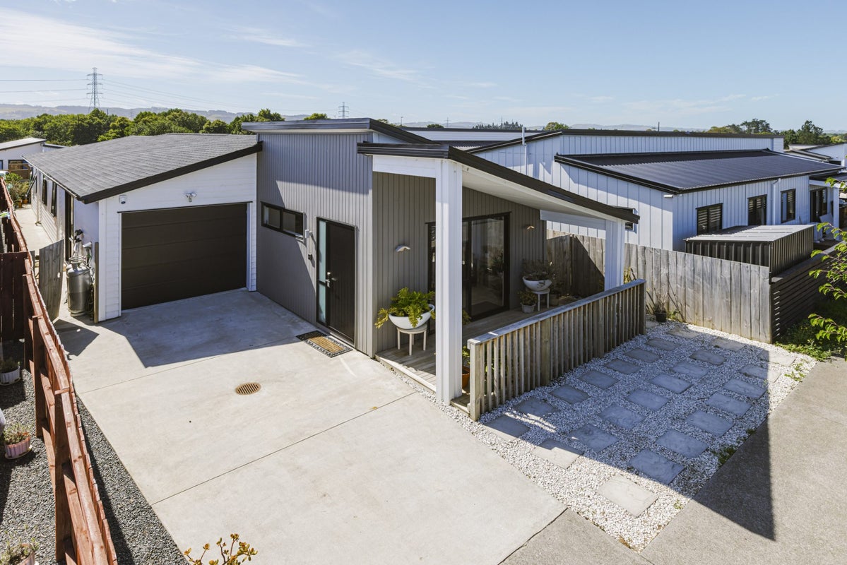 8 Rapoi Lane, Drury, Papakura - Carousel 1