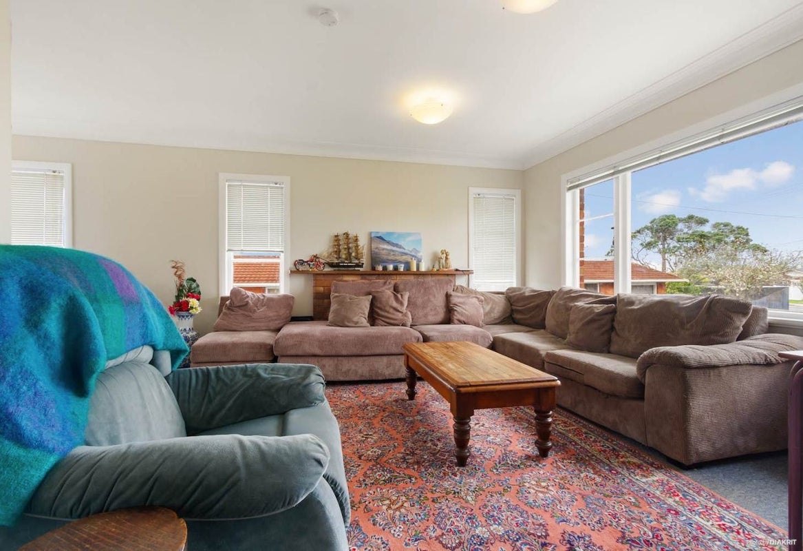 99 Golf Road, New Lynn, Auckland - Carousel 2