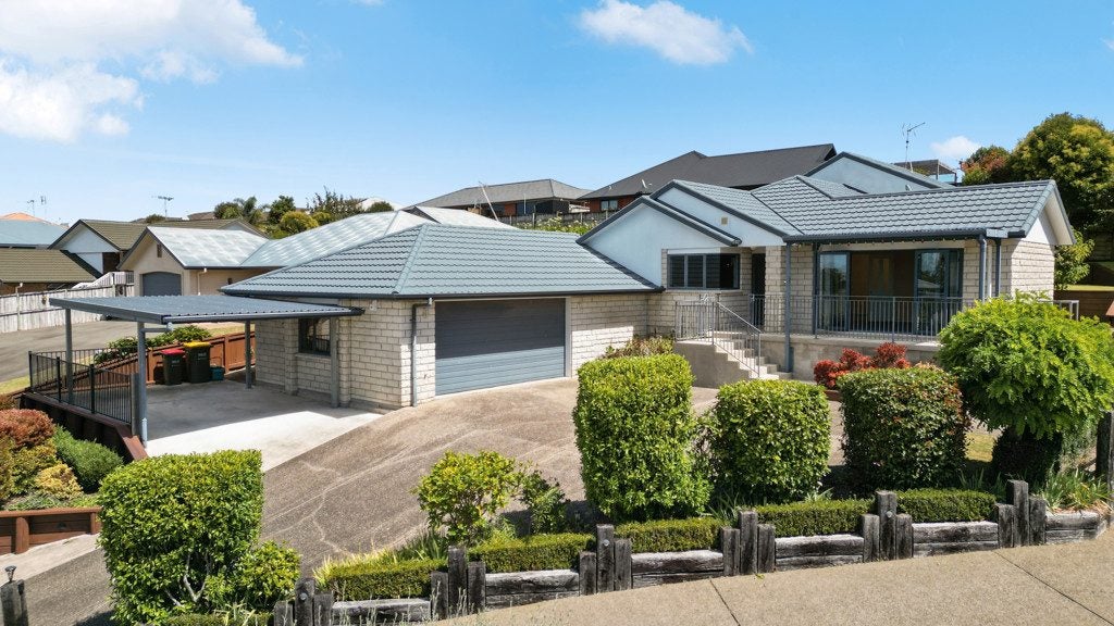 16 Highbury Place, Nawton, Hamilton - Carousel 1