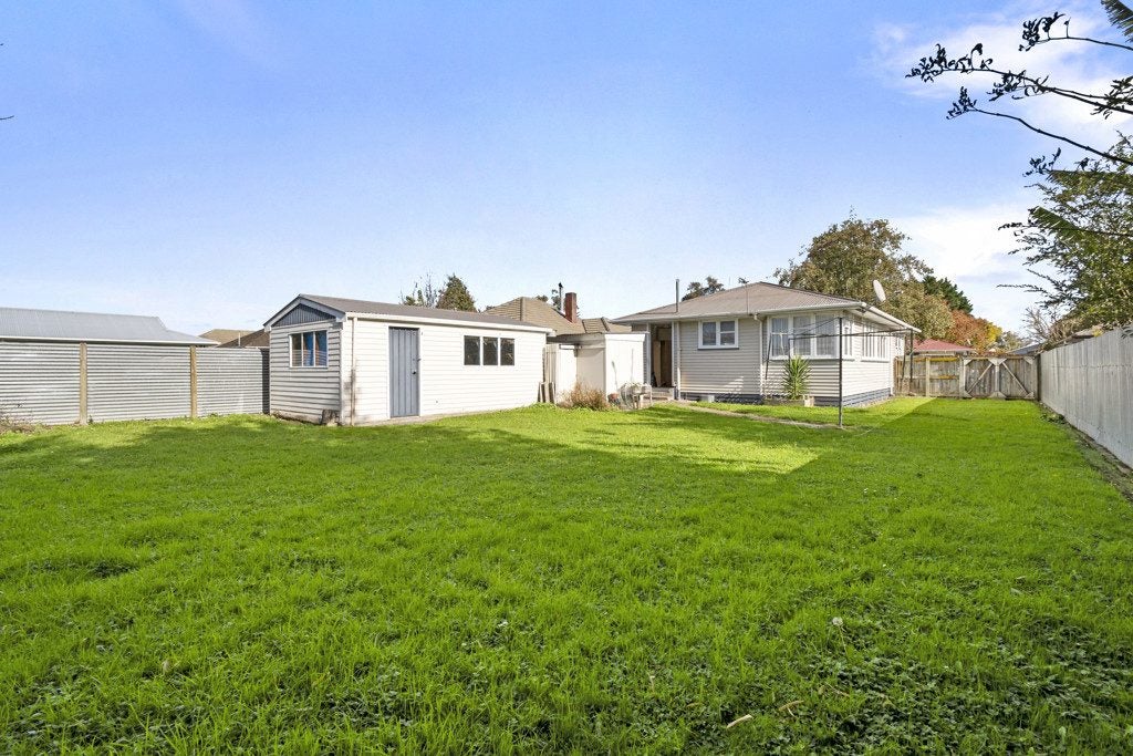 3 Newbury Street, Awapuni, Palmerston North - Carousel 11