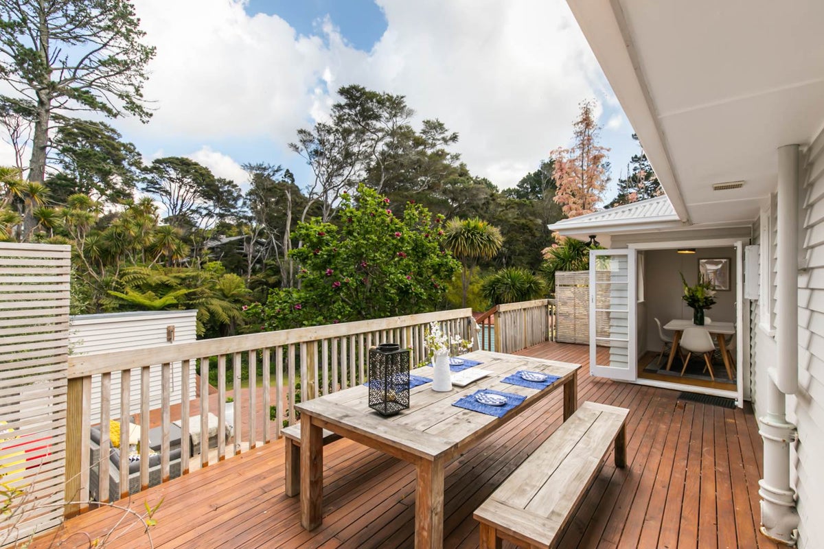 13 Willowbrook Place, Titirangi, Auckland - Carousel 2