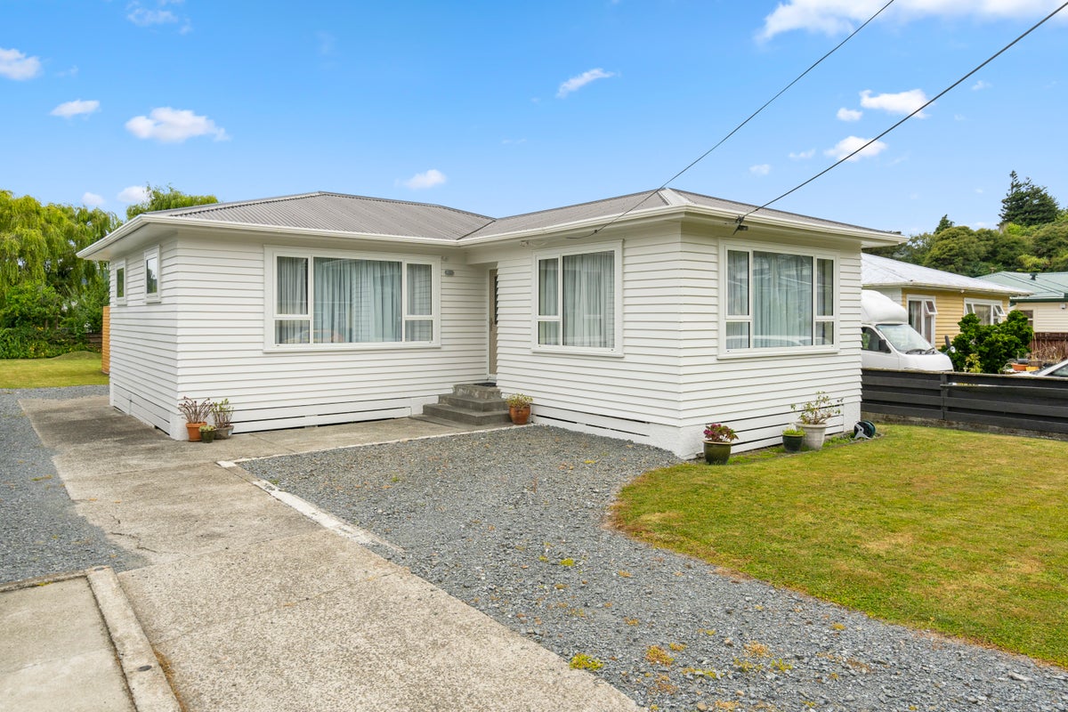 8 Hay Street, Wainuiomata, Lower Hutt - Carousel 1