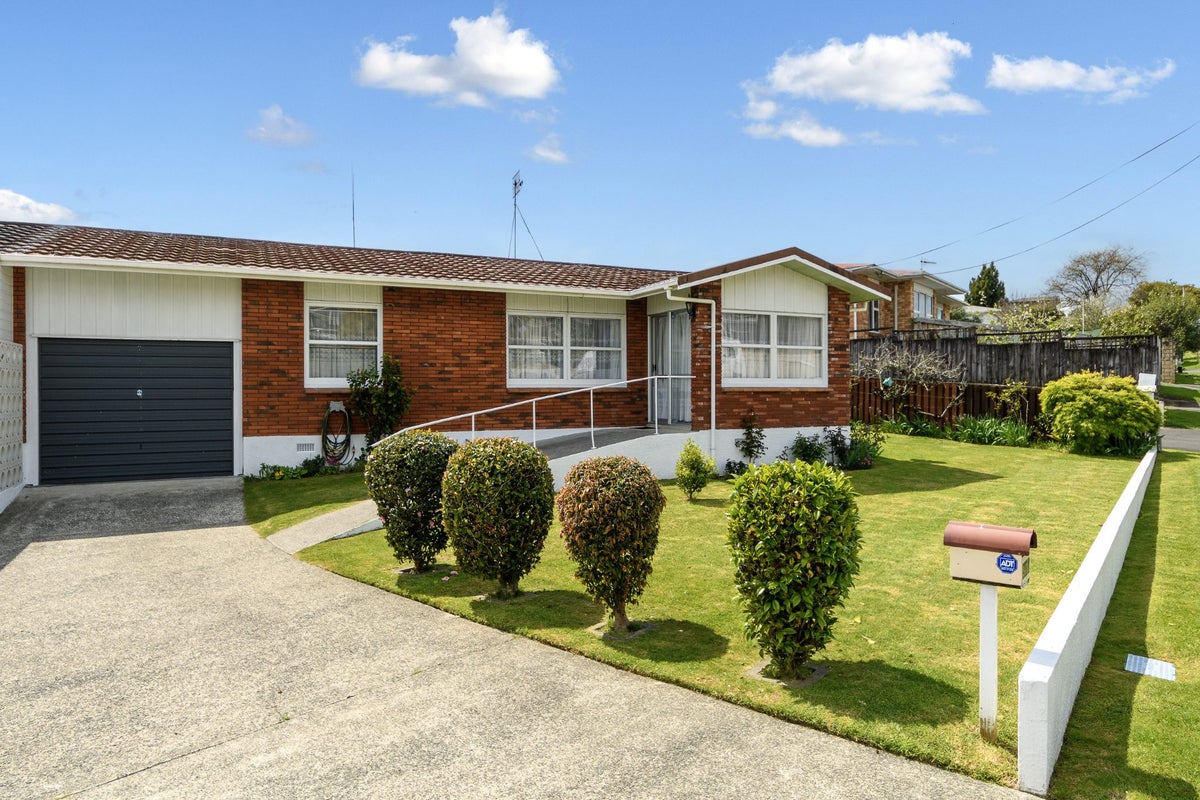 247A Ngatai Road, Otumoetai, Tauranga - Carousel 1