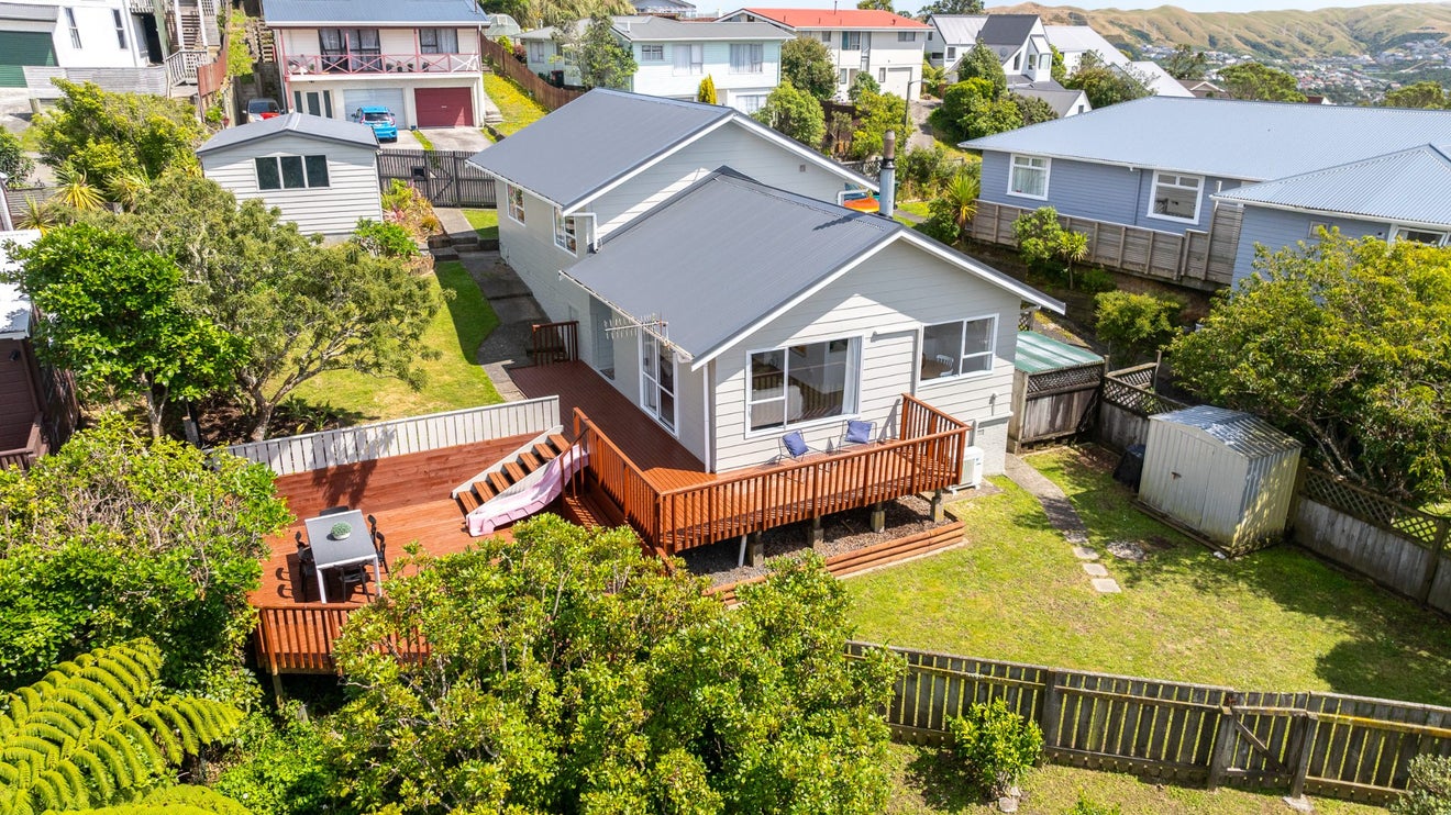 8 Fitzpatrick Street, Newlands, Wellington - Carousel 1