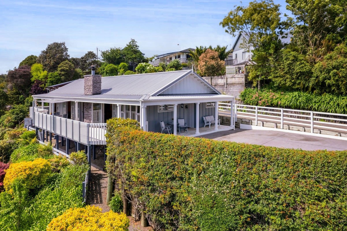 142B Heta Road, Highlands Park, New Plymouth - Carousel 1