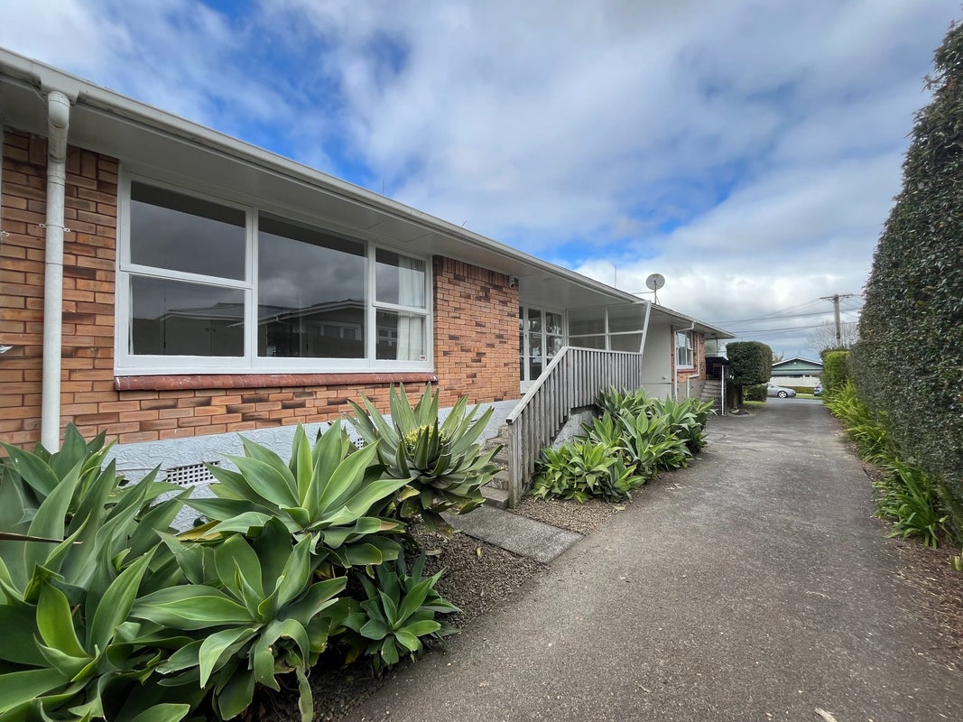 2/18 Tawa Road, Onehunga, Auckland - Carousel 11