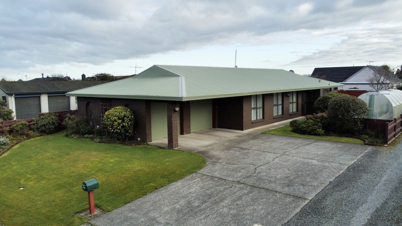 24 Falcon Street, Newfield, Invercargill - Carousel 1