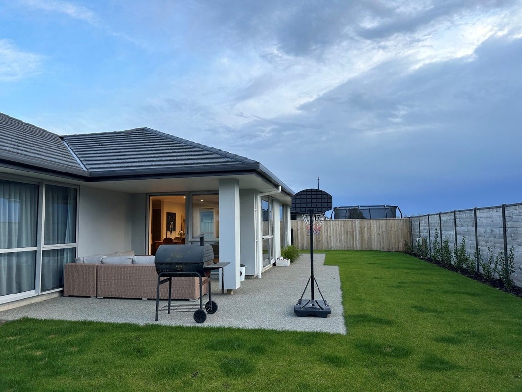 5 Carmine Crescent, Appleby, Richmond - Carousel 2