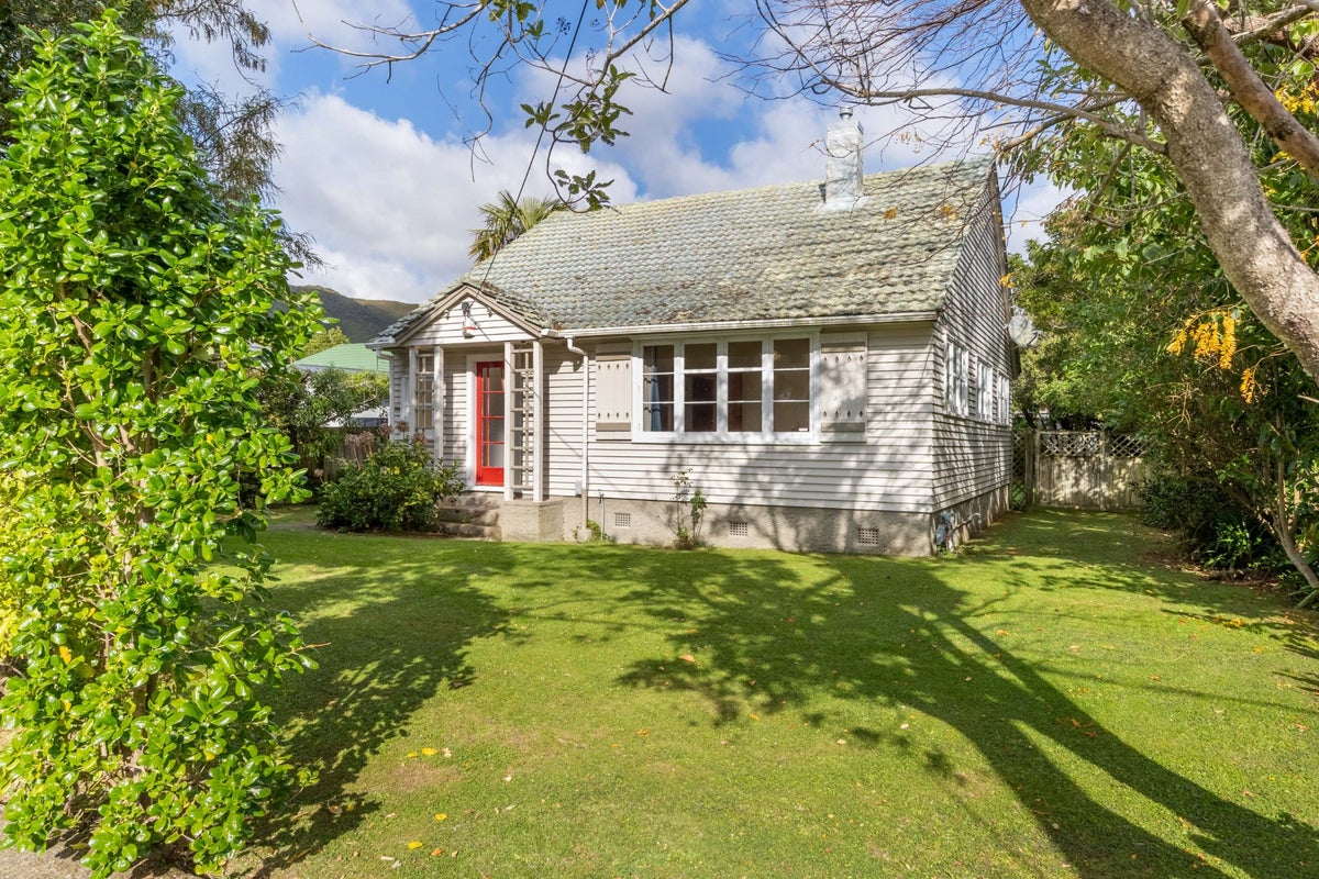 72 Durham Crescent, Fairfield, Lower Hutt - Carousel 21