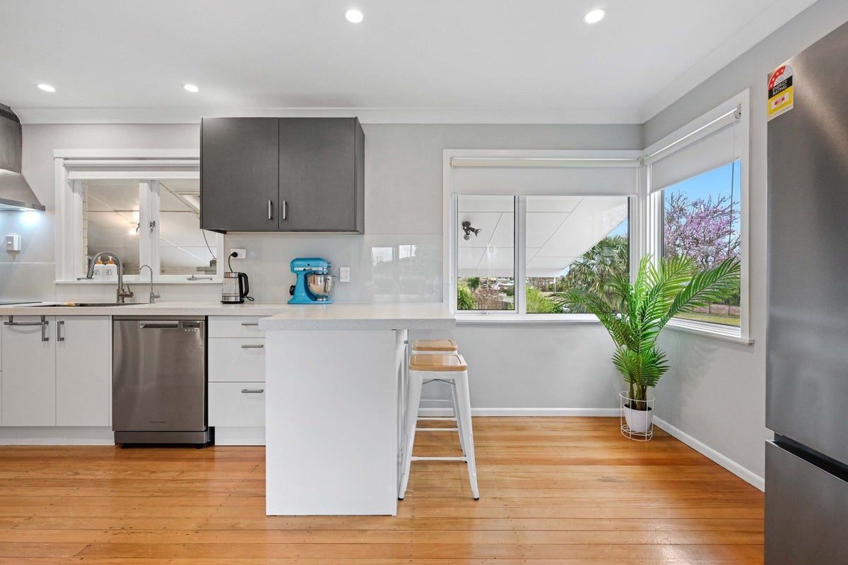 29 Laurence Street, Queenwood, Hamilton - Carousel 2