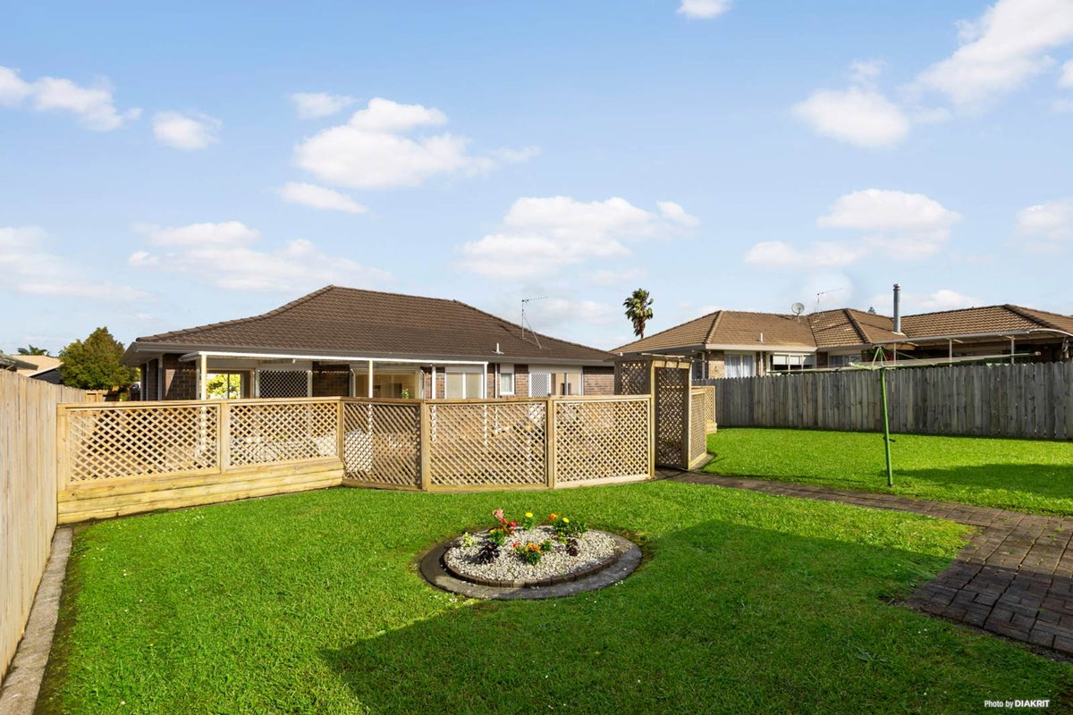 9 Amberwood Drive, Northpark, Auckland - Carousel 2