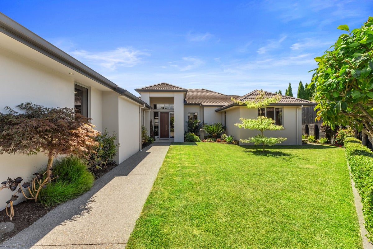 19 Belgrave Close, Bethlehem, Tauranga - Carousel 1