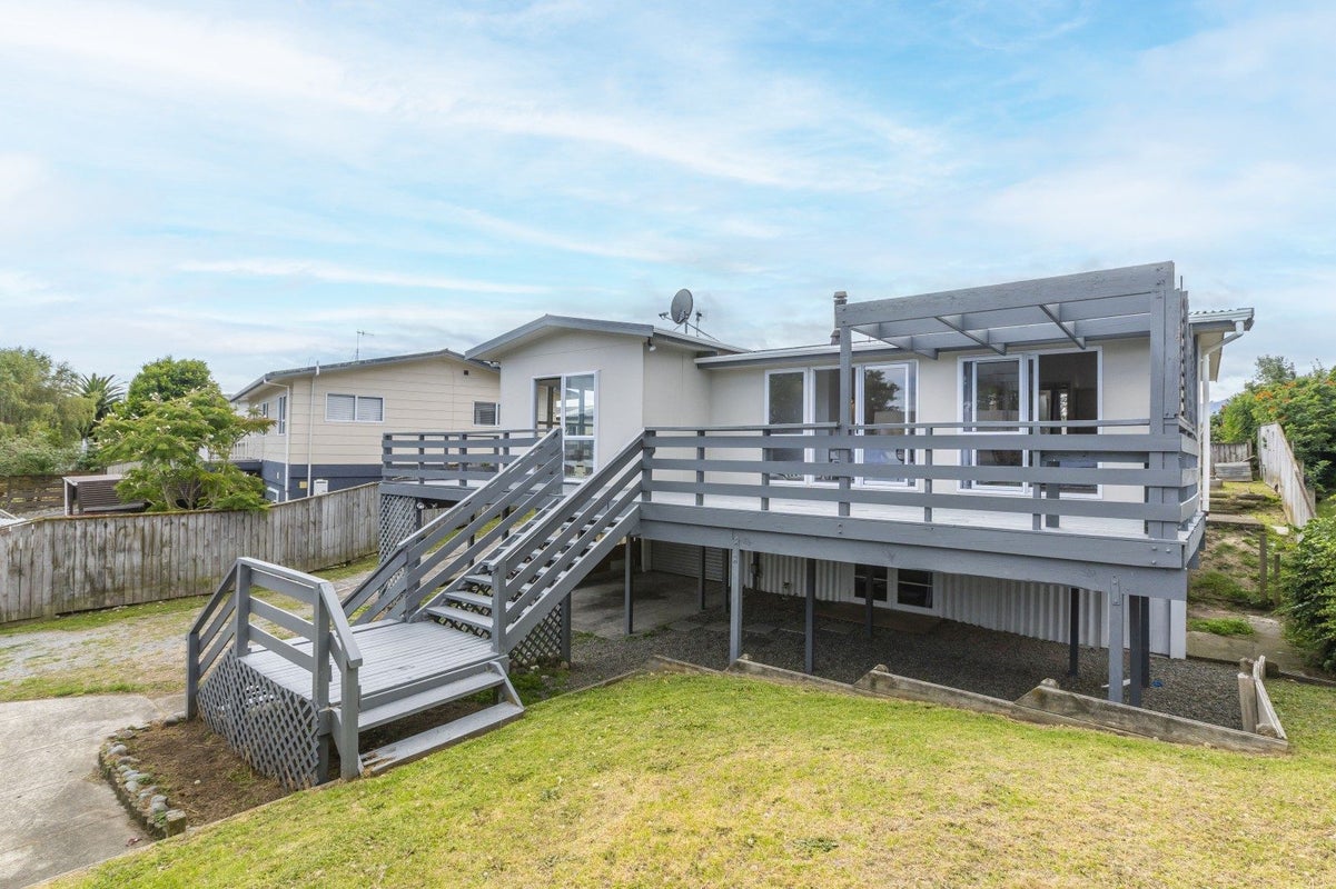 3B Ruru Road, Otaihanga, Paraparaumu - Carousel 1