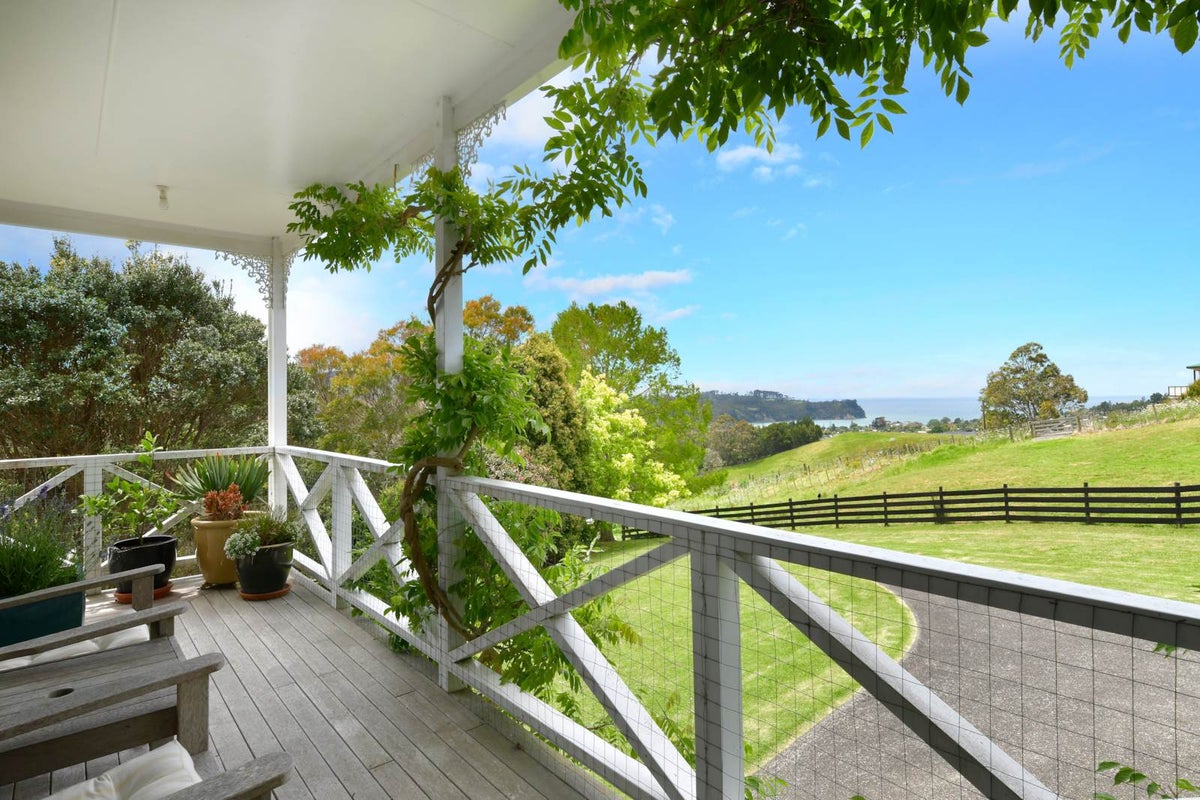135 Hillcrest Road, Hatfields Beach, Orewa - Carousel 2